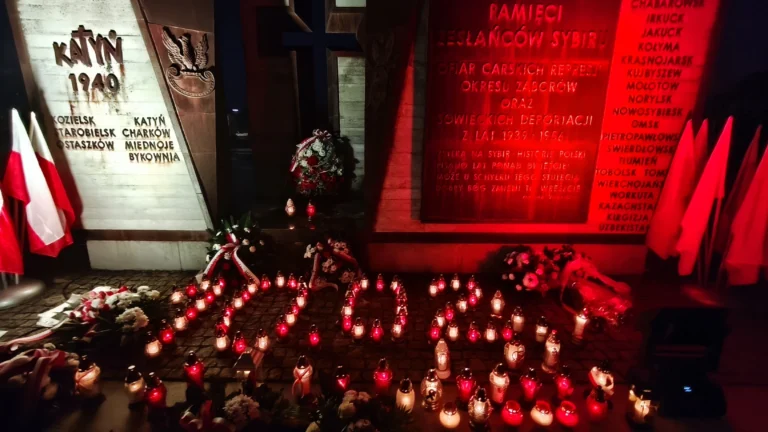 Pomnik Zesłańcom Sybiru i Ofiarom Katynia w Przemyślu (1)