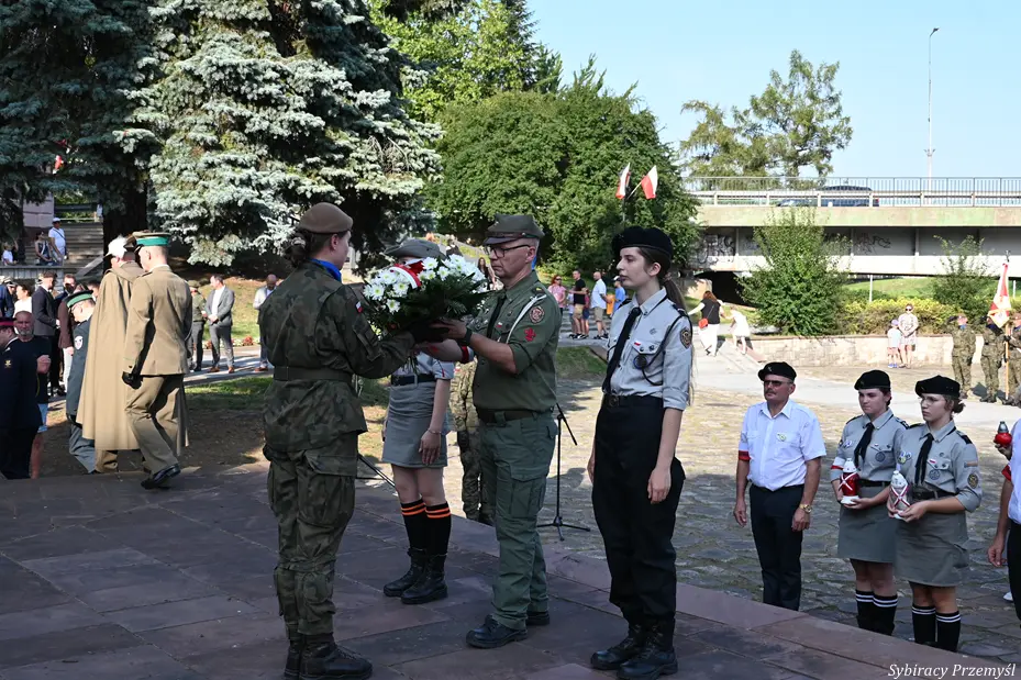SYB_6833