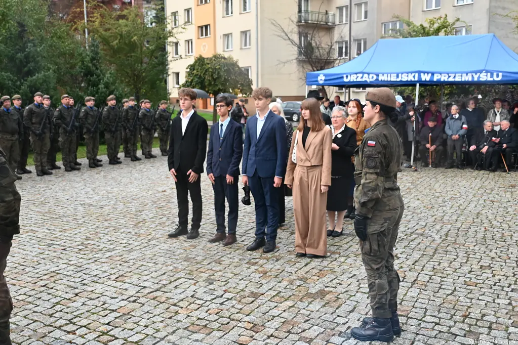 SYB_7758